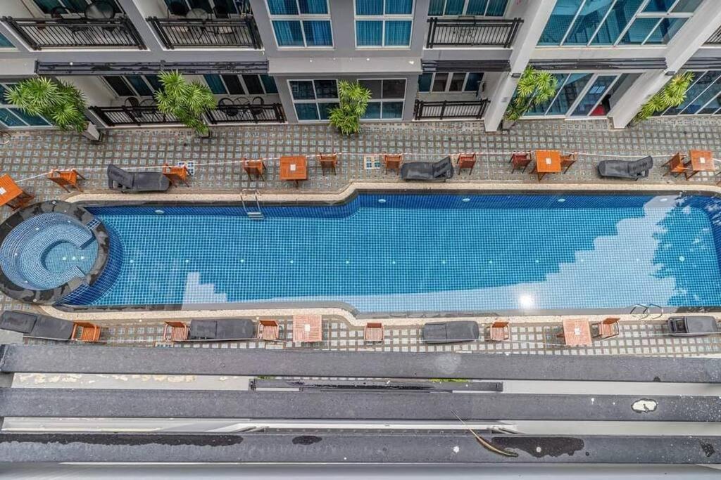 Avenue Residence C5 Pattaya Eksteriør billede